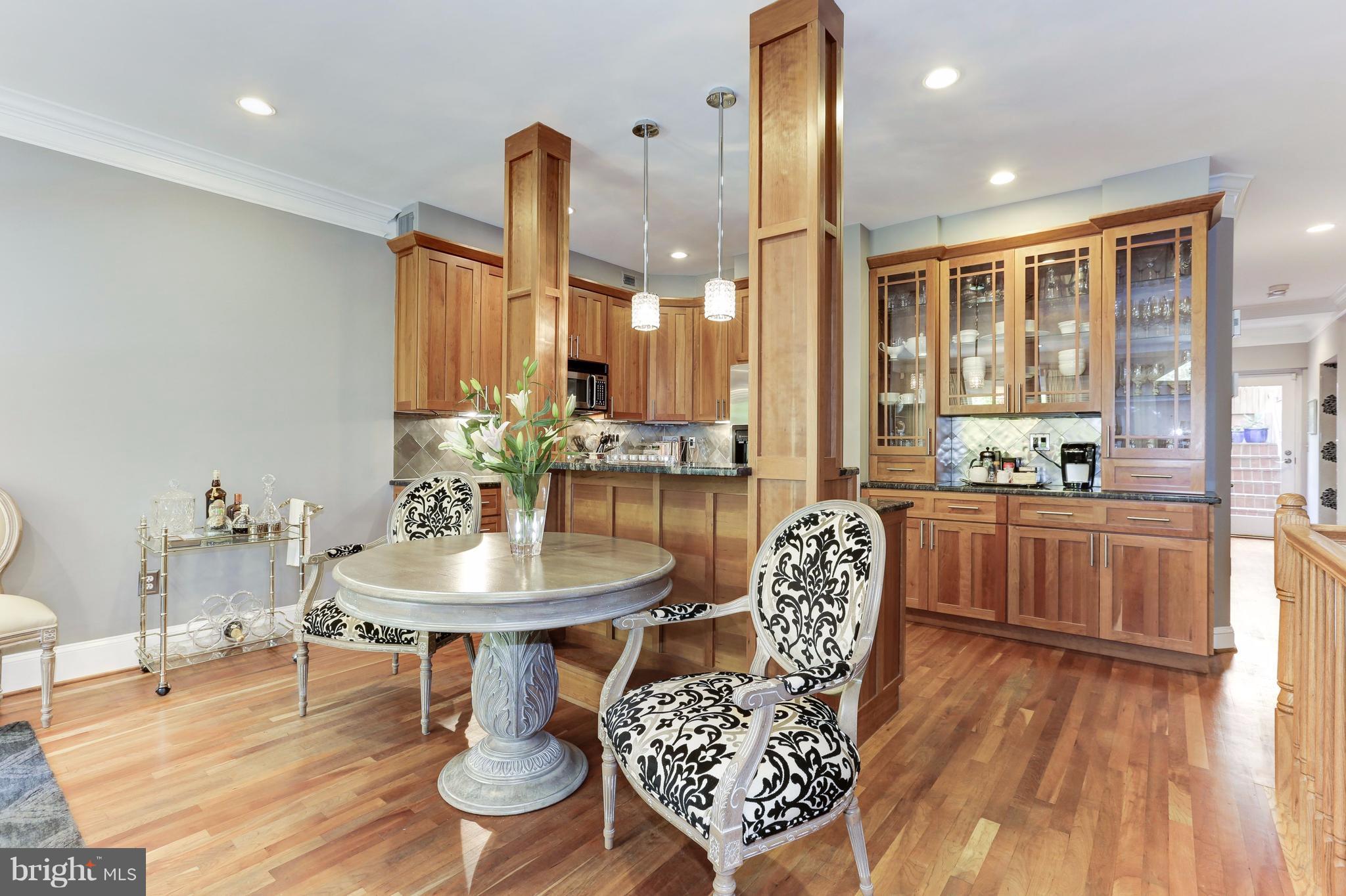 2003 Columbia Road Northwest, Unit 2003 Washington, DC 20009 - Photo 5 of 22 Dining area