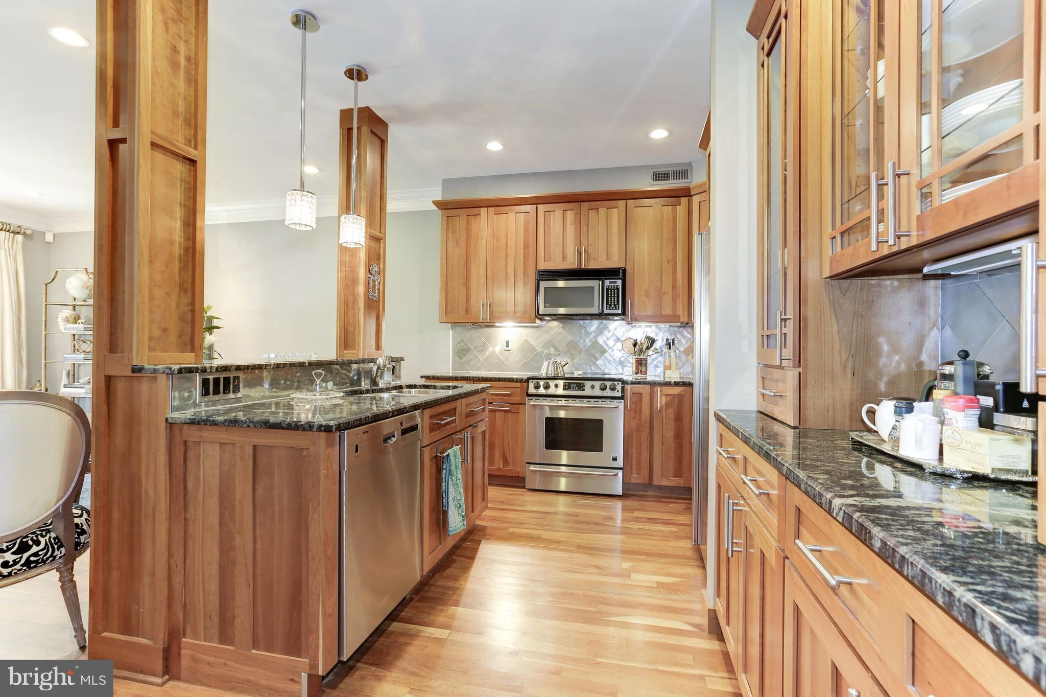 2003 Columbia Road Northwest, Unit 2003 Washington, DC 20009 - Photo 6 of 22 Gourmet kitchen
