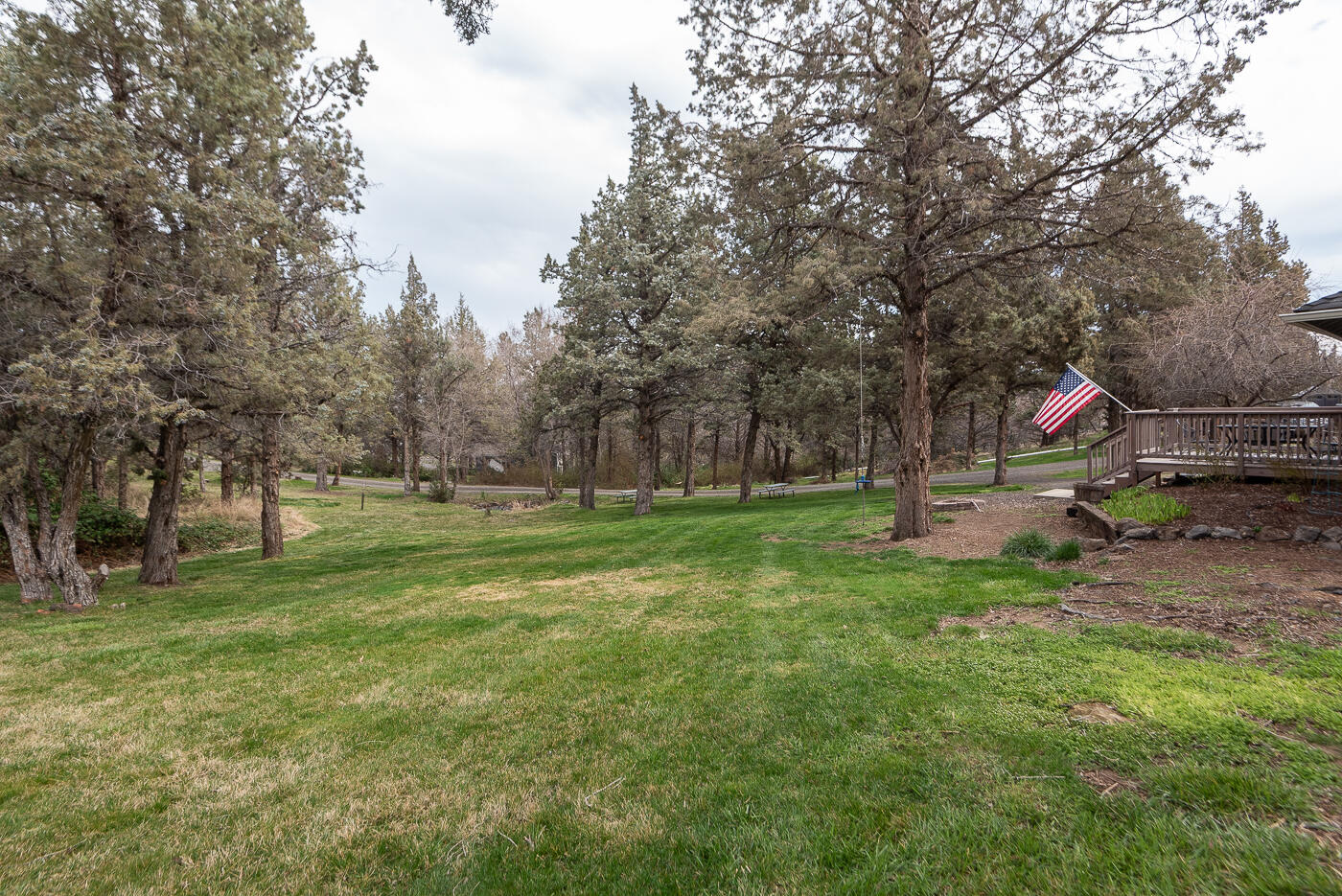905 Southwest Burns Lane Madras, OR 97741 - Photo 40 of 46 Park like setting