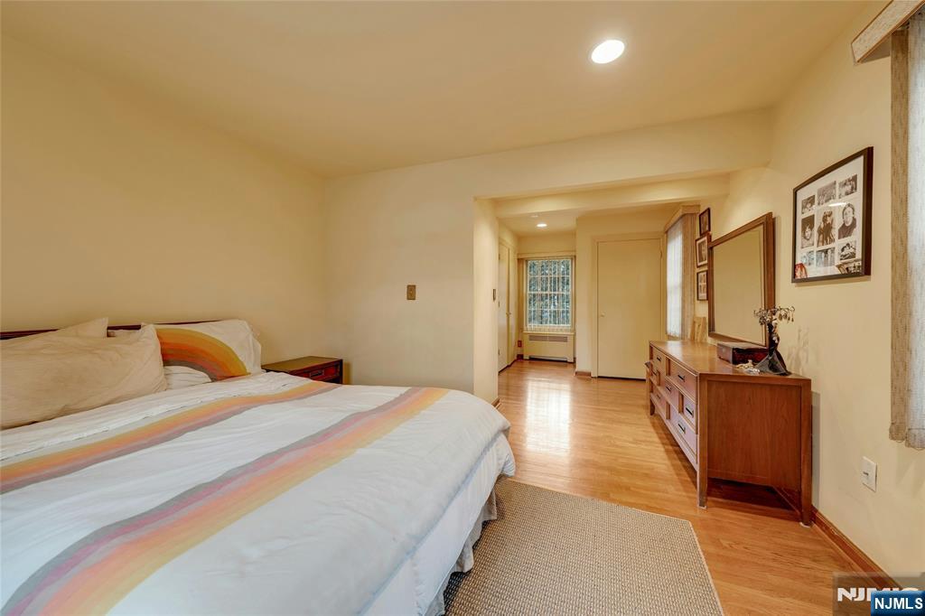 460 Maple Avenue Washington Township, NJ 07676 - Photo 16 of 32