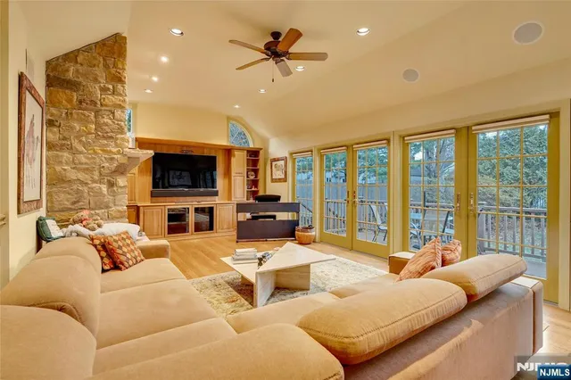 $748,000 | 460 Maple Avenue, Washington Township, NJ 07676