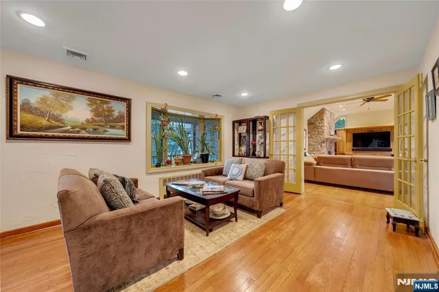 $748,000 | 460 Maple Avenue, Washington Township, NJ 07676