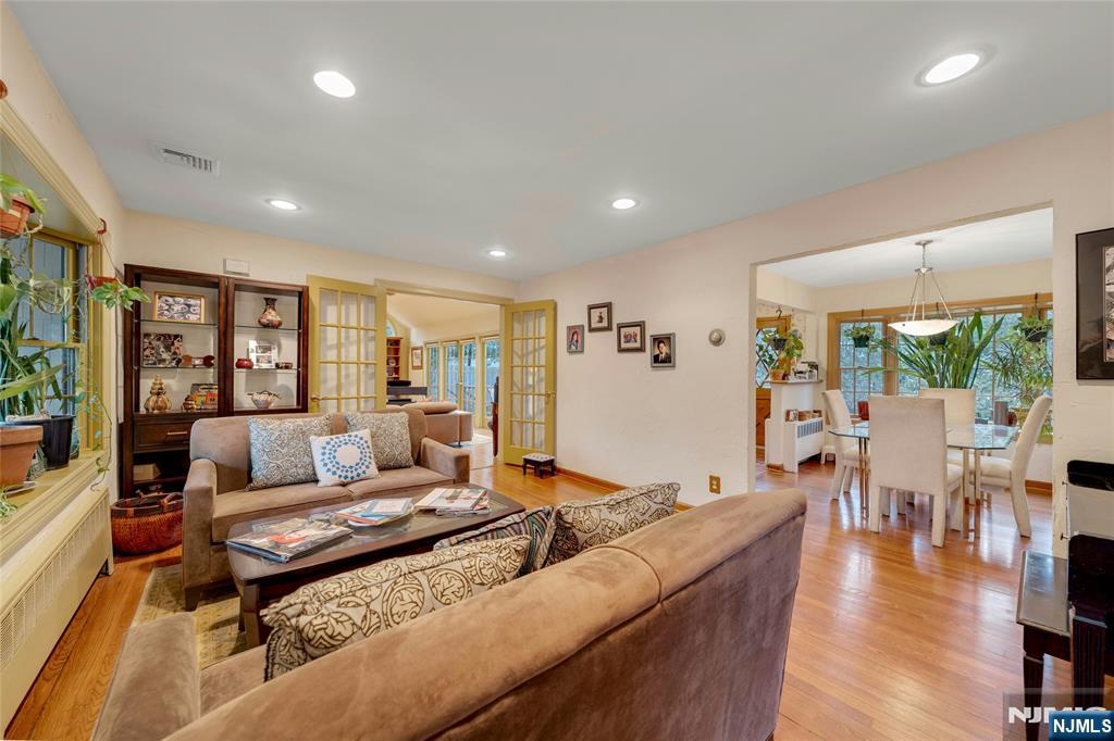 460 Maple Avenue Washington Township, NJ 07676 - Photo 8 of 32