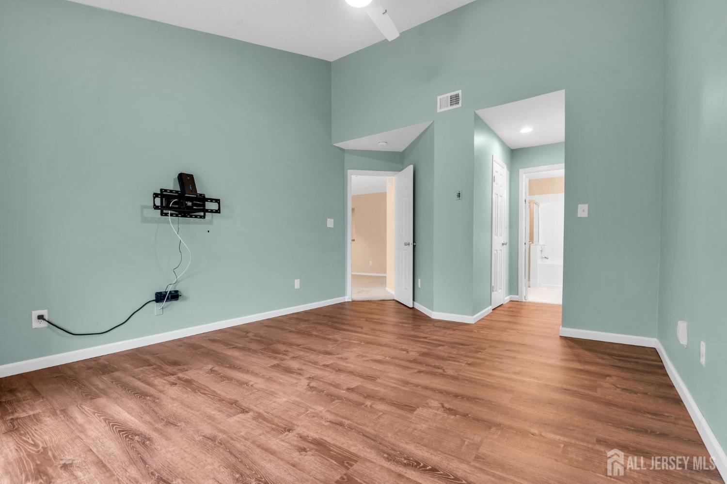 90D Winthrop Road, Unit G Monroe Township, NJ 08831 - Photo 3 of 50
