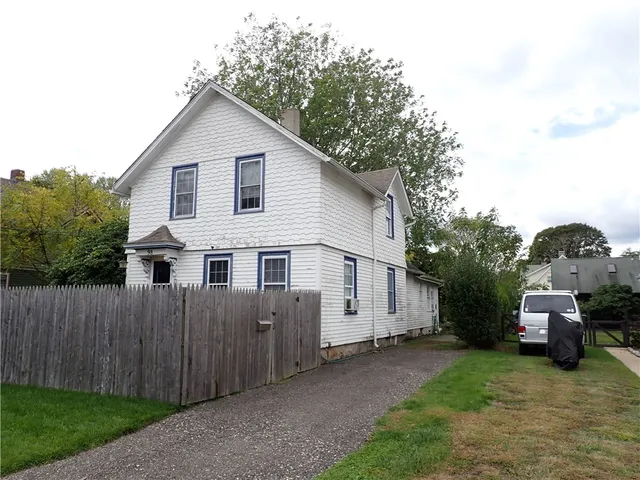 $539,000 | 98 Meadow Avenue, South Kingstown, RI 02879
