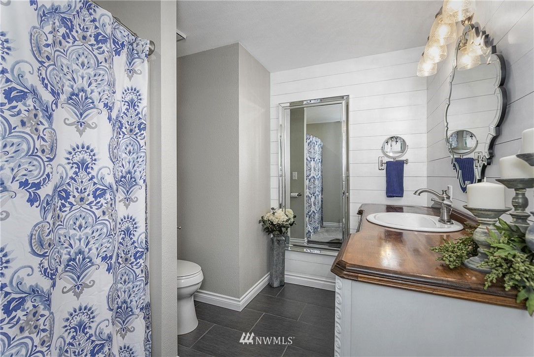 4479 Arvick Road Southeast Port Orchard, WA 98366 - Photo 12 of 25 Gallery Image 12