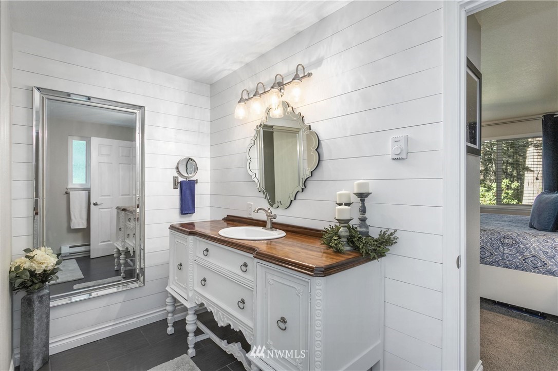 4479 Arvick Road Southeast Port Orchard, WA 98366 - Photo 13 of 25 Gallery Image 13