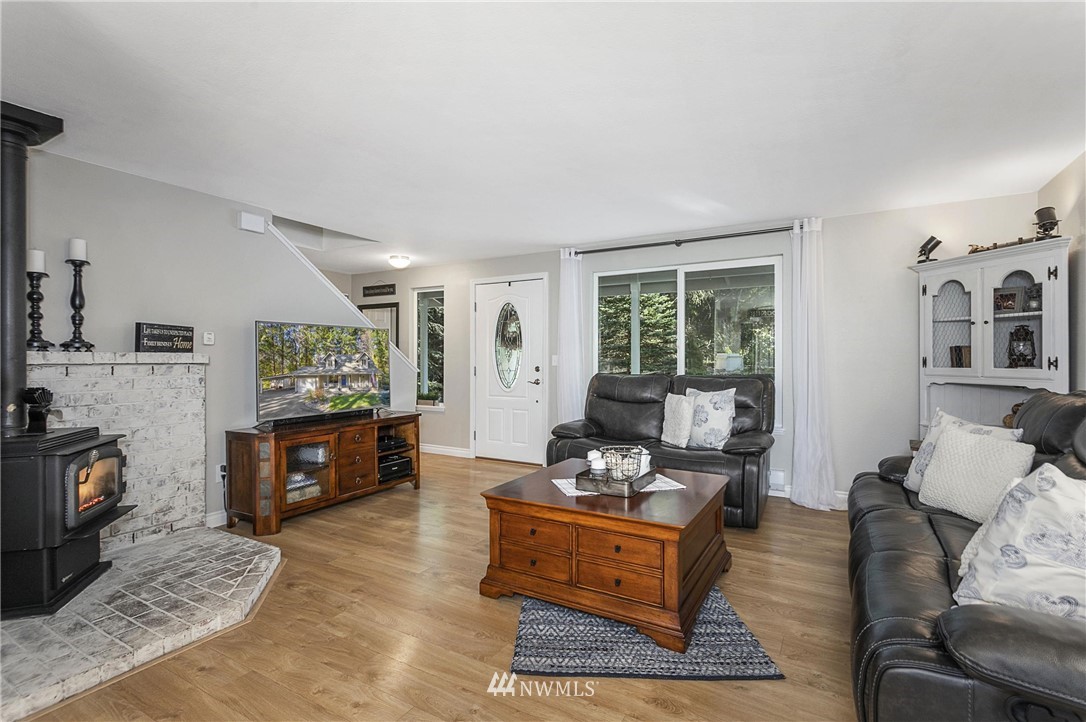 4479 Arvick Road Southeast Port Orchard, WA 98366 - Photo 5 of 25 Gallery Image 5