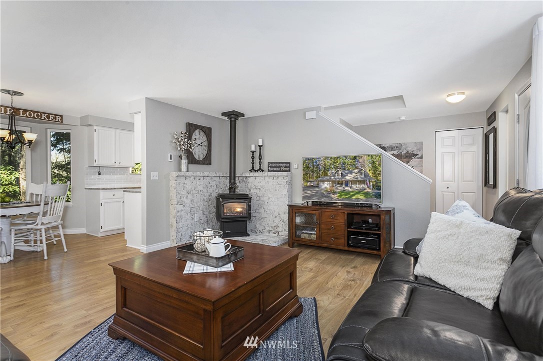 4479 Arvick Road Southeast Port Orchard, WA 98366 - Photo 6 of 25 Gallery Image 6