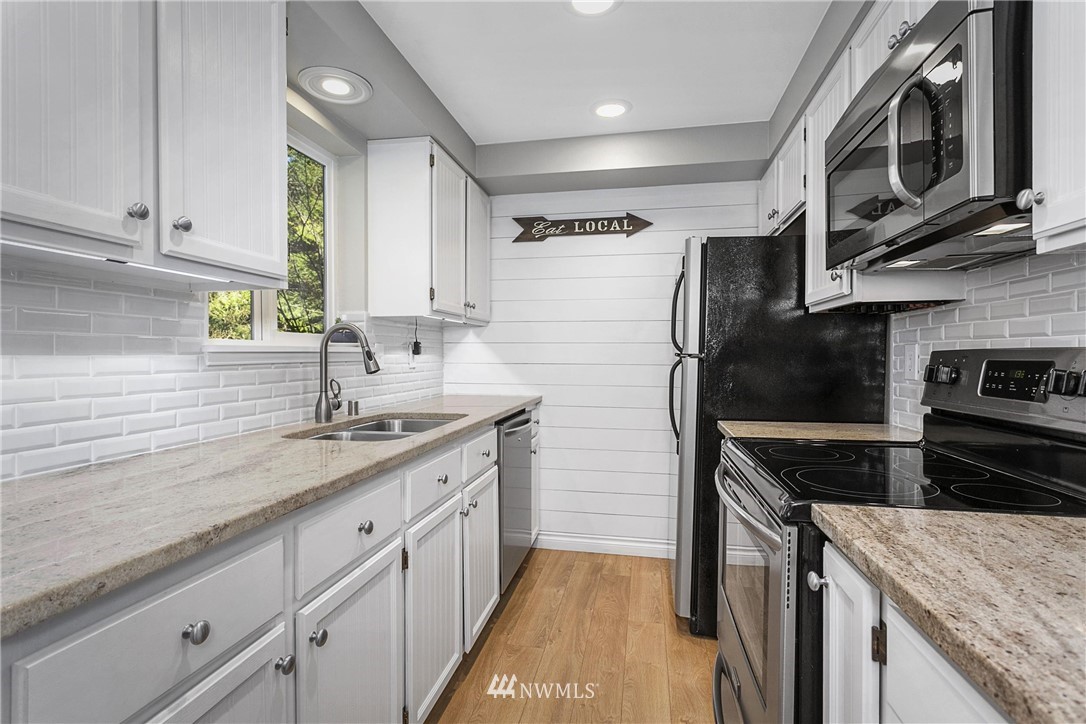 4479 Arvick Road Southeast Port Orchard, WA 98366 - Photo 10 of 25 Gallery Image 10