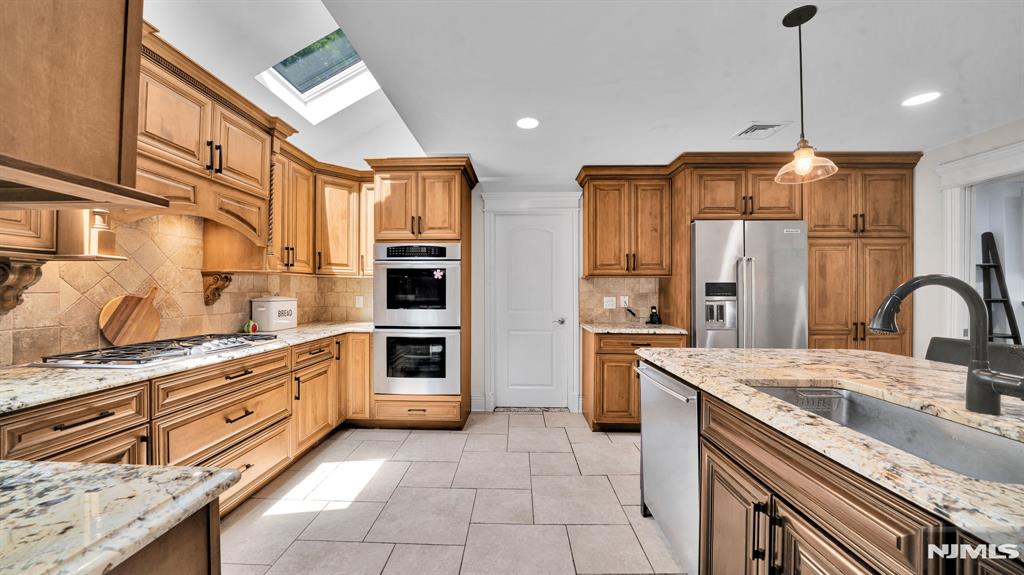 26 Devonshire Road Cresskill, NJ 07626 - Photo 15 of 47