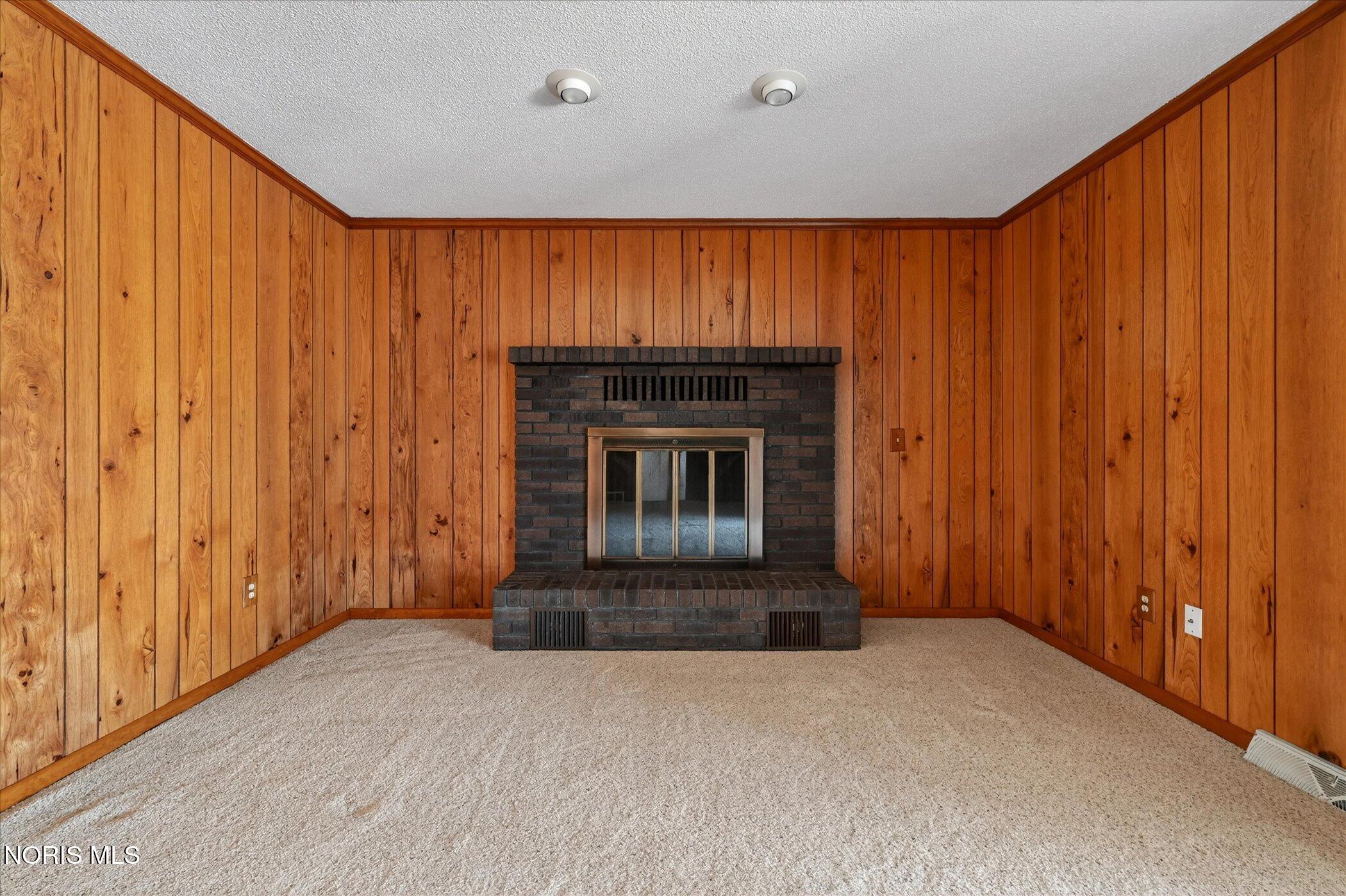 5531 Brown Road Oregon, OH 43616 - Photo 12 of 34 12-5531-Brown-Rd-Oregon-OH-43616-WindowS