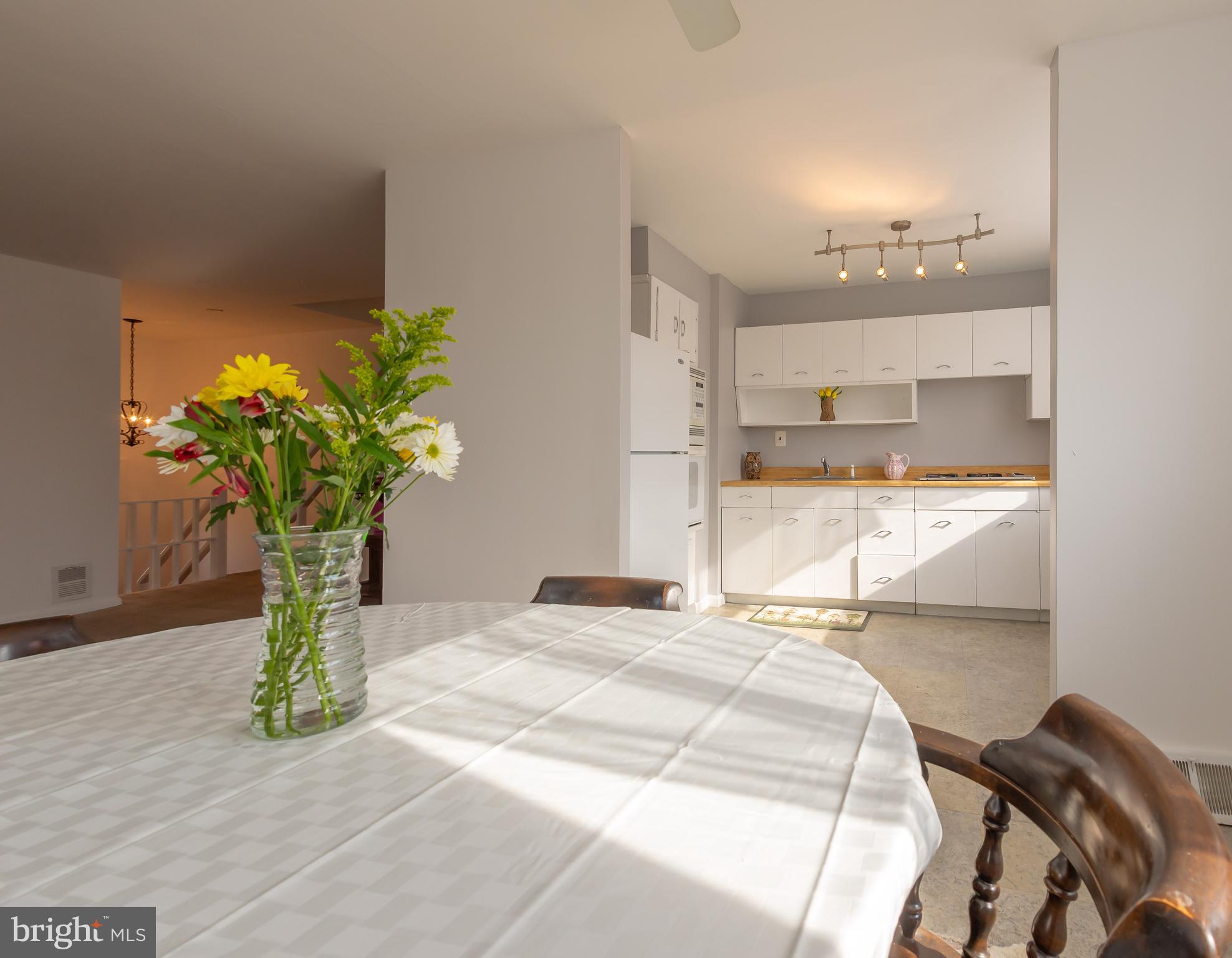 12181 Aster Road Philadelphia, PA 19154 - Photo 12 of 62 Dining Area