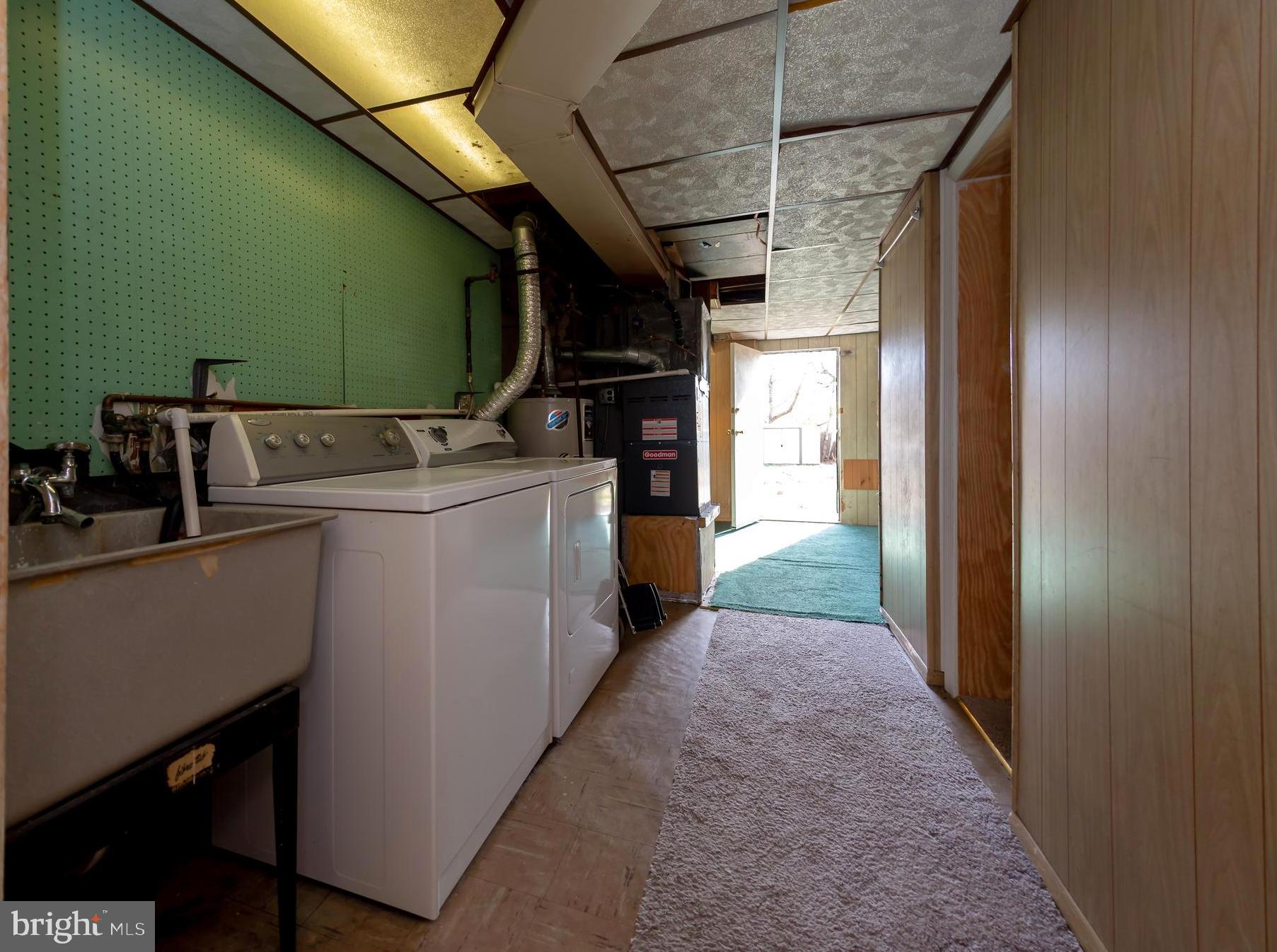 12181 Aster Road Philadelphia, PA 19154 - Photo 29 of 62 Laundry Area