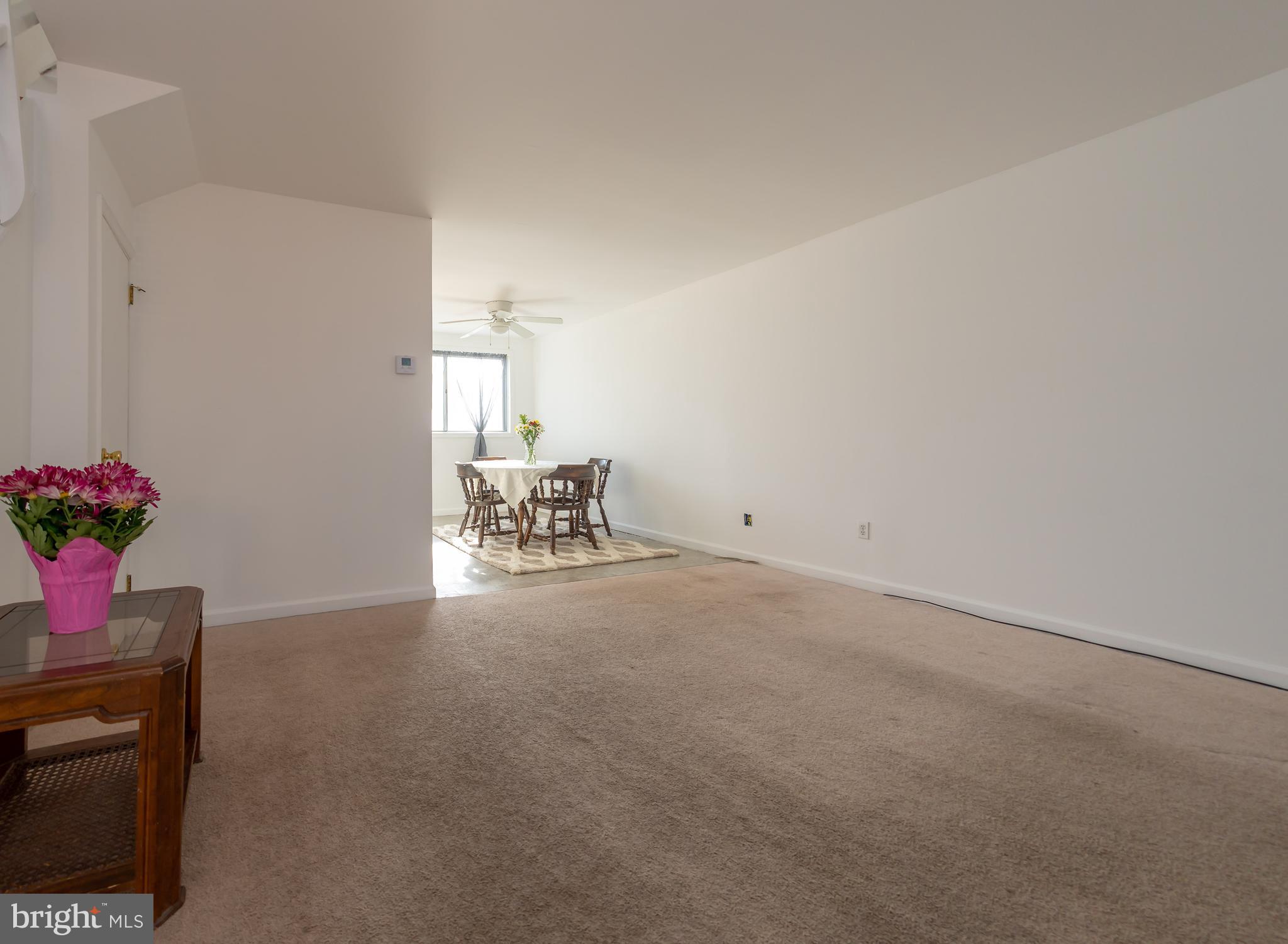 12181 Aster Road Philadelphia, PA 19154 - Photo 44 of 62 Living Room