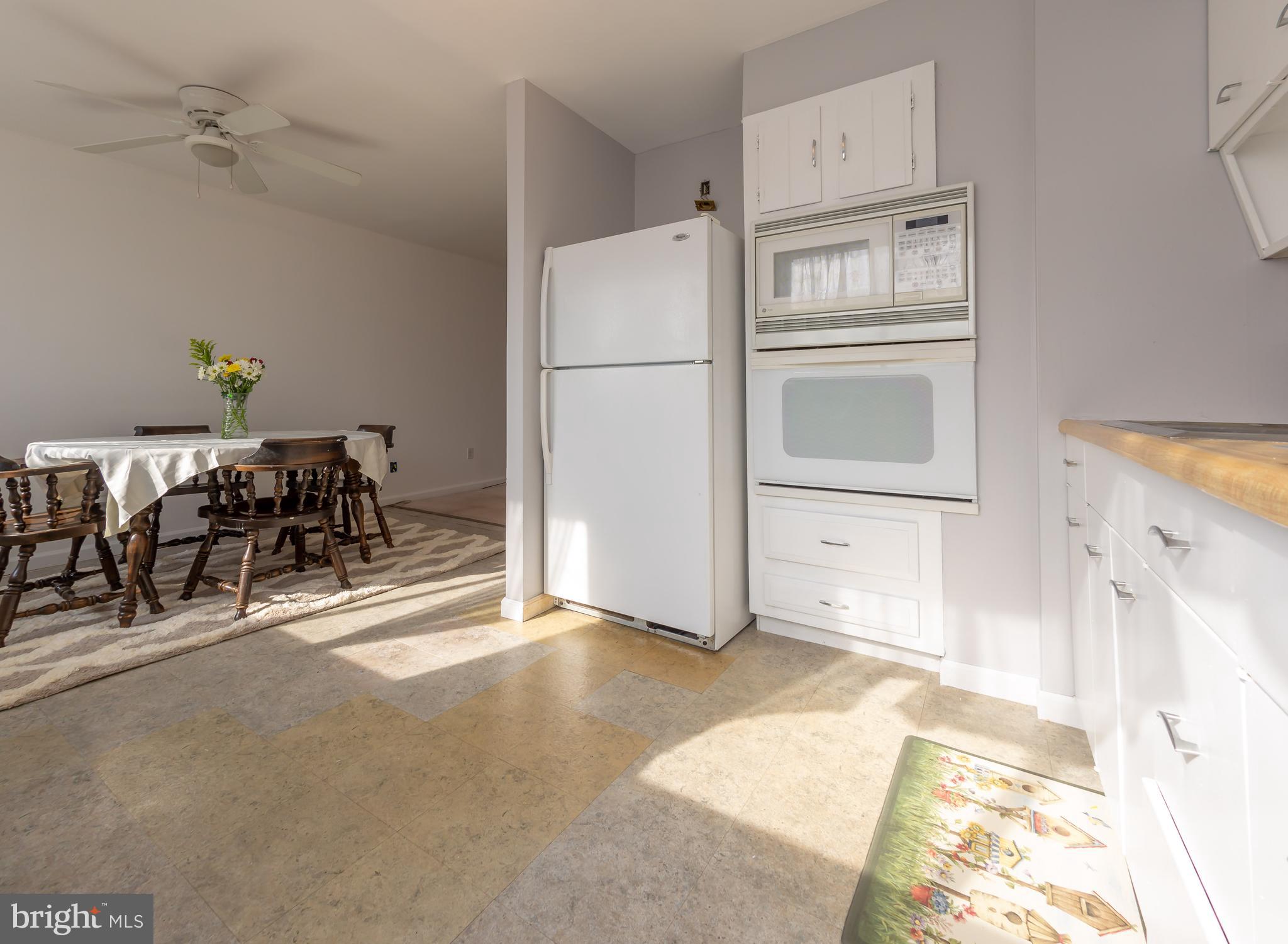 12181 Aster Road Philadelphia, PA 19154 - Photo 50 of 62 Kitchen/ Dining Aera