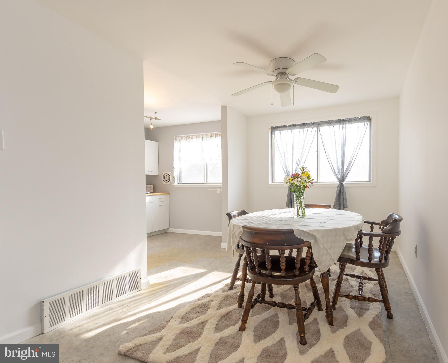 12181 Aster Road Philadelphia, PA 19154 - Photo 10 of 62 Dining Area