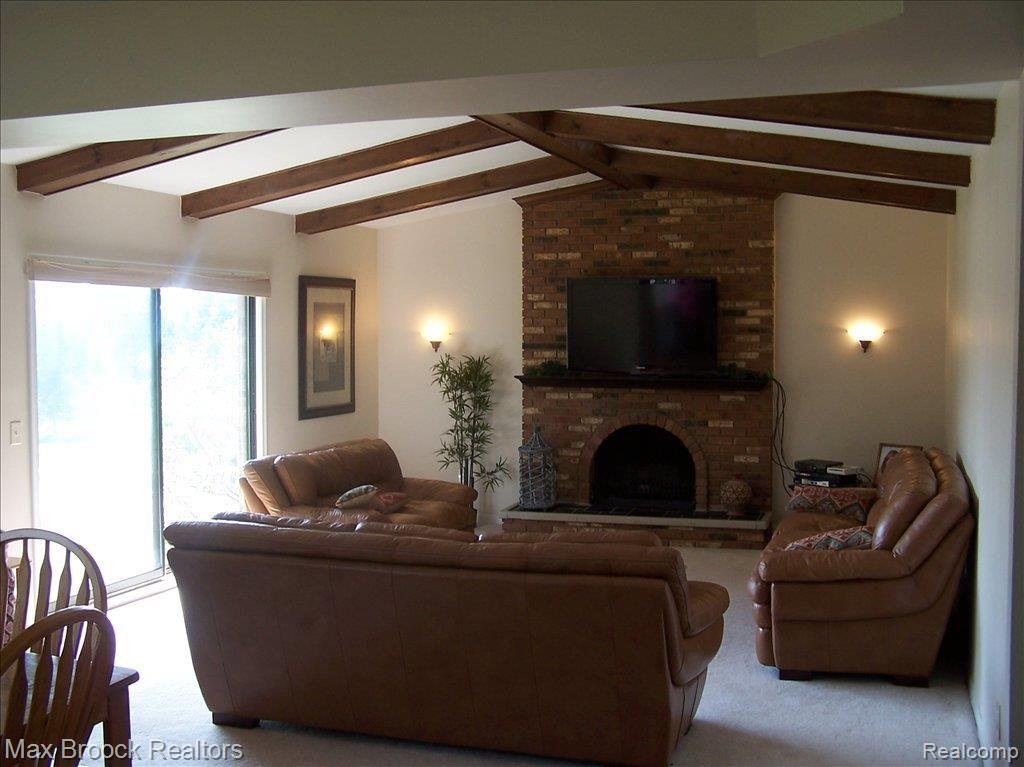 1824 Bromley Lane Rochester, MI 48306 - Photo 3 of 14 Family Room With Fireplace