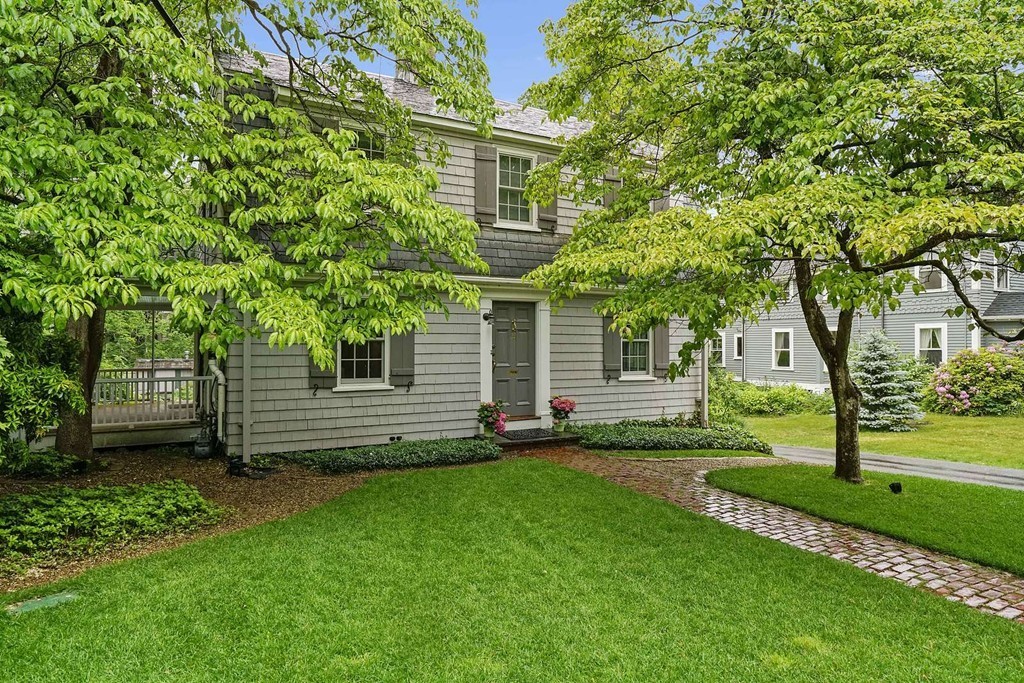 33 Bloomfield Street Lexington, MA 02421 - Photo 2 of 25