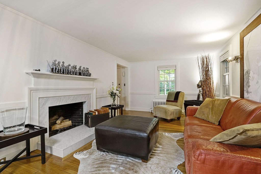 33 Bloomfield Street Lexington, MA 02421 - Photo 4 of 25