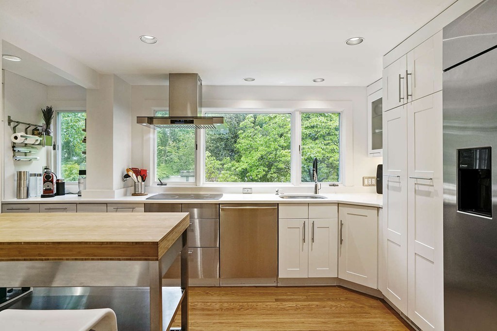 33 Bloomfield Street Lexington, MA 02421 - Photo 7 of 25