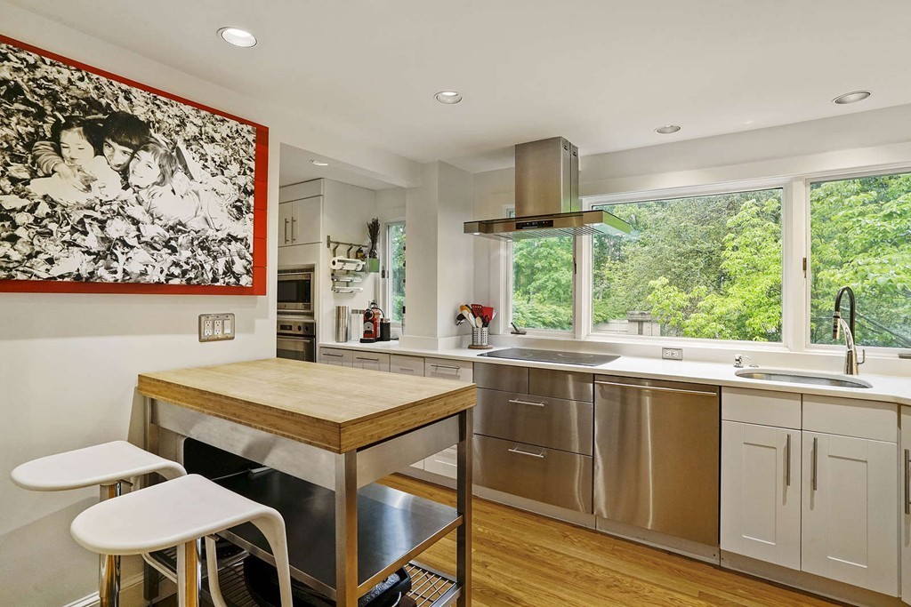 33 Bloomfield Street Lexington, MA 02421 - Photo 8 of 25