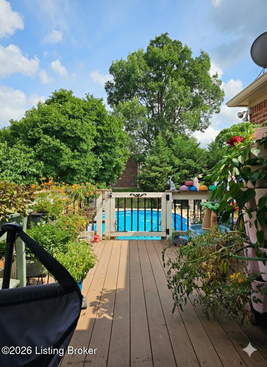 2801 Lexham Road Louisville, KY 40220 - Photo 35 of 42 Just an idea how it looks with no snow!