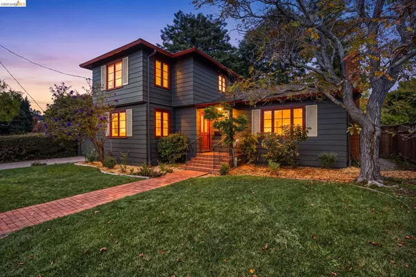 $1,795,000 | 18 Arlington Court, Kensington, CA 94707
