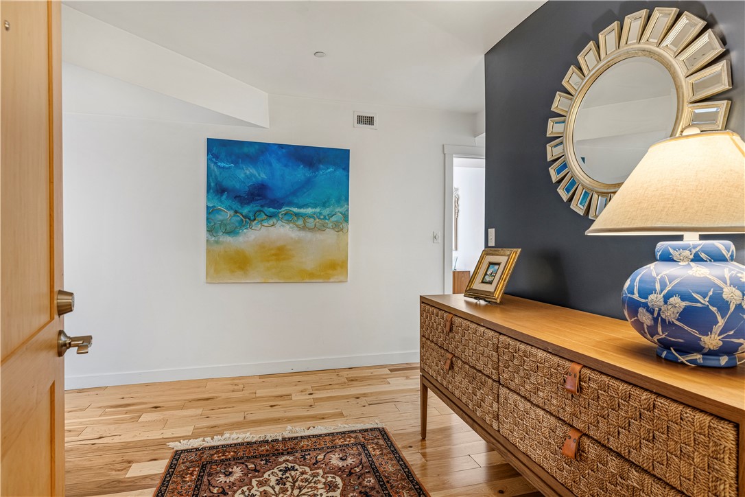27 High Street, Unit 2 Newport, RI 02840 - Photo 36 of 46 Entryway