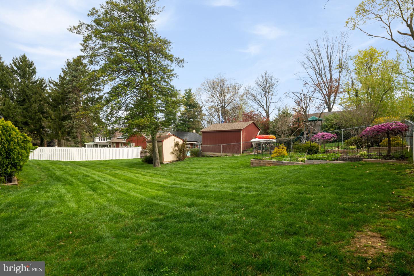 825 Southampton Road Philadelphia, PA 19116 - Photo 17 of 32