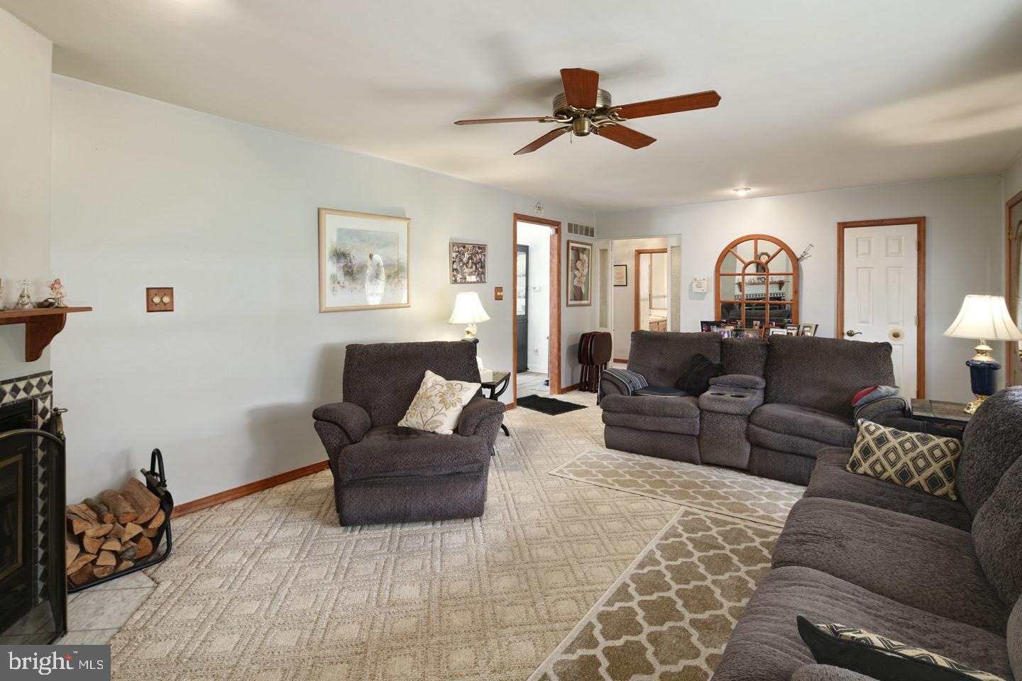 825 Southampton Road Philadelphia, PA 19116 - Photo 5 of 32