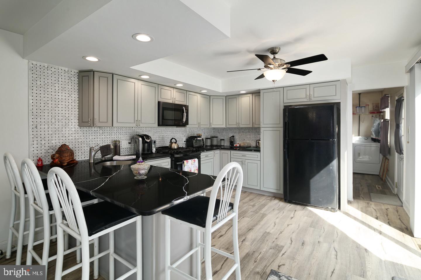 825 Southampton Road Philadelphia, PA 19116 - Photo 6 of 32