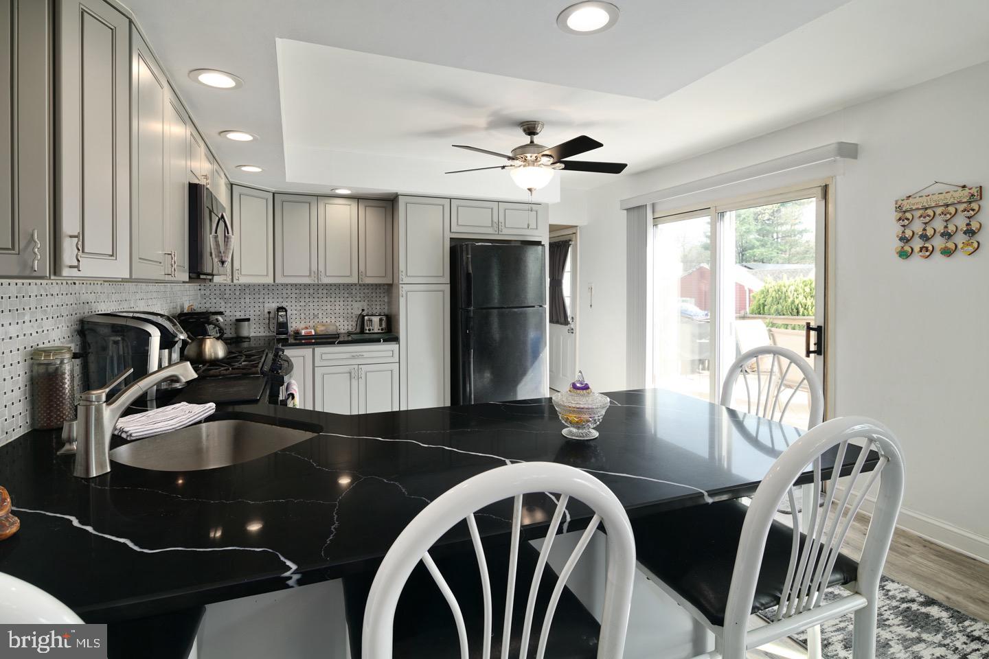 825 Southampton Road Philadelphia, PA 19116 - Photo 10 of 32