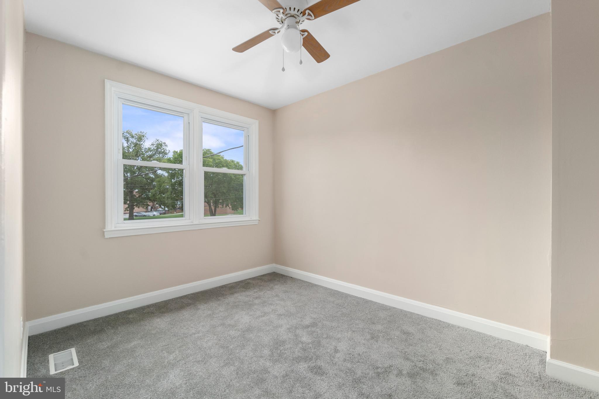 585 Welbrook Road Baltimore, MD 21221 - Photo 17 of 31