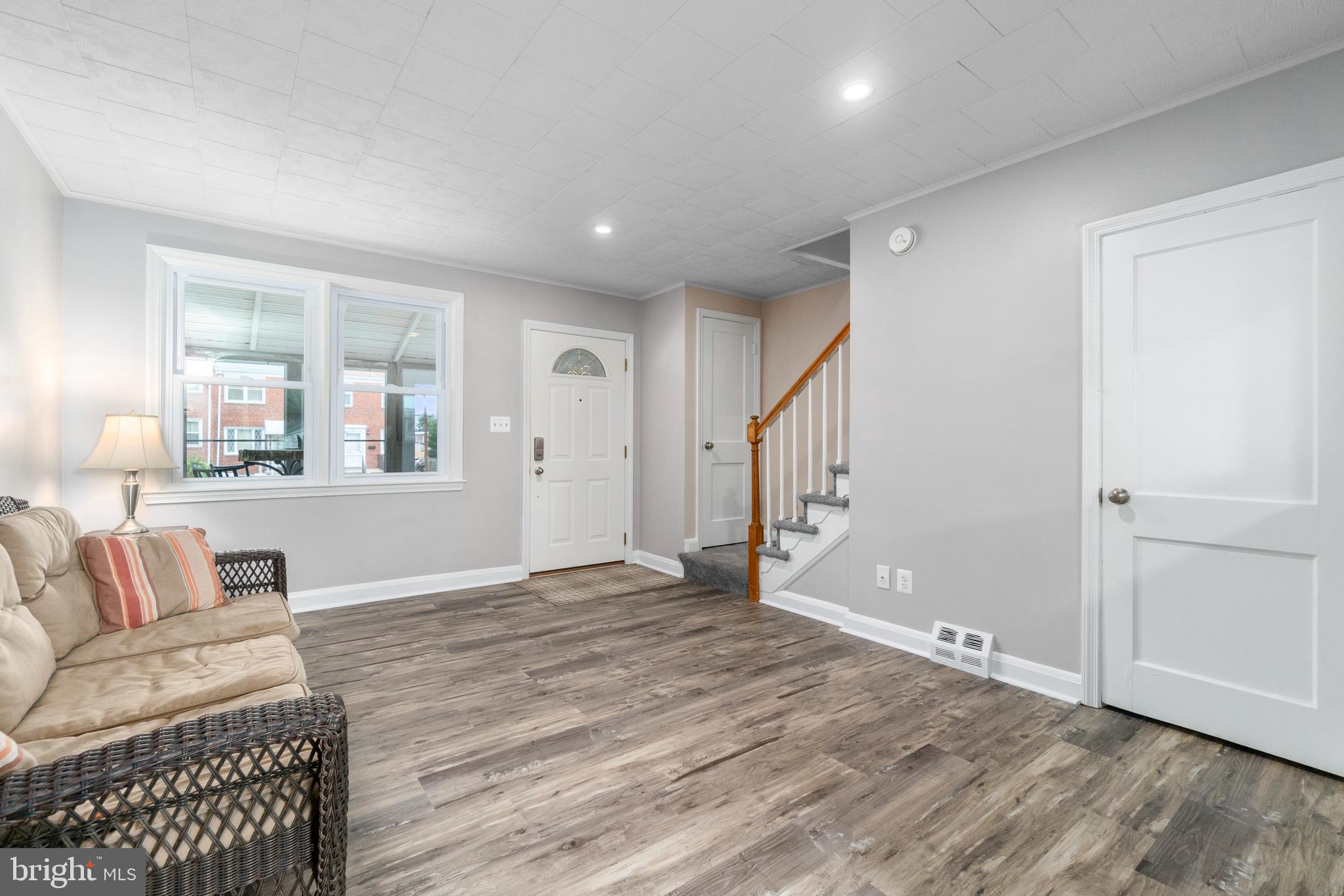 585 Welbrook Road Baltimore, MD 21221 - Photo 4 of 31