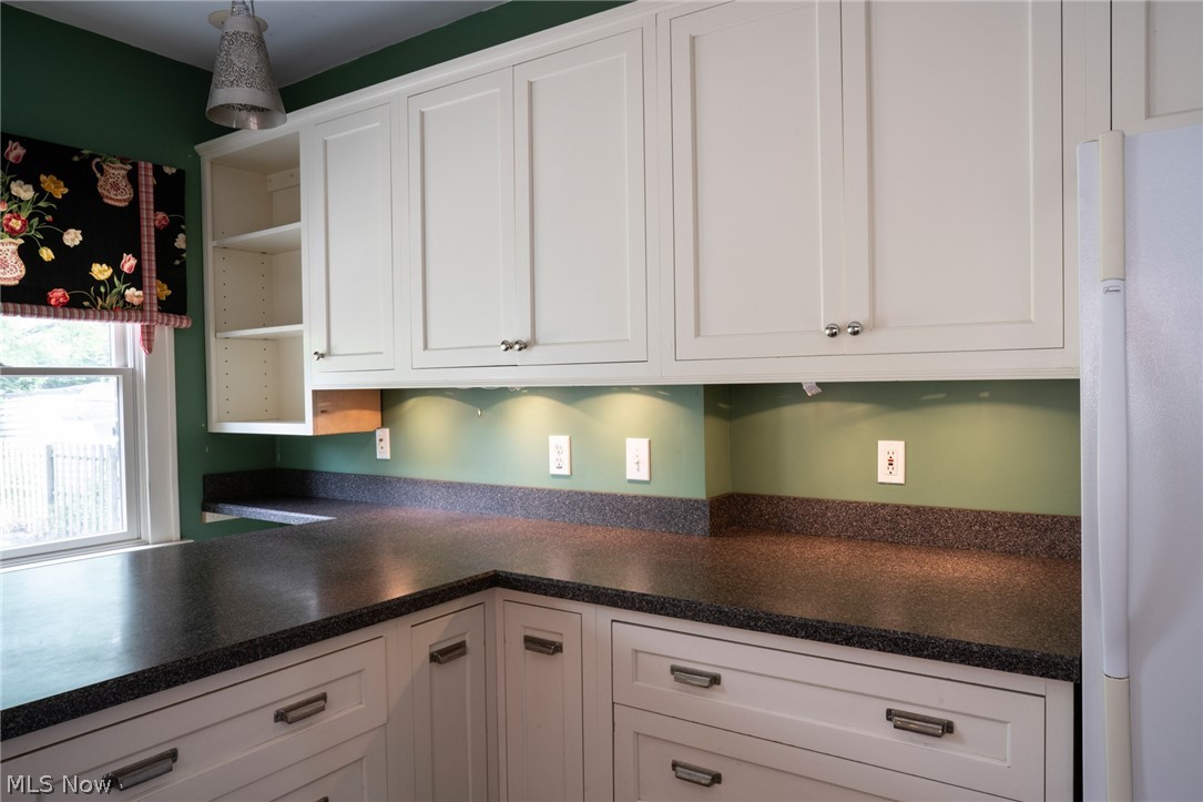 2584 Cheshire Road Cleveland, OH 44120 - Photo 7 of 35 Gallery Image 7