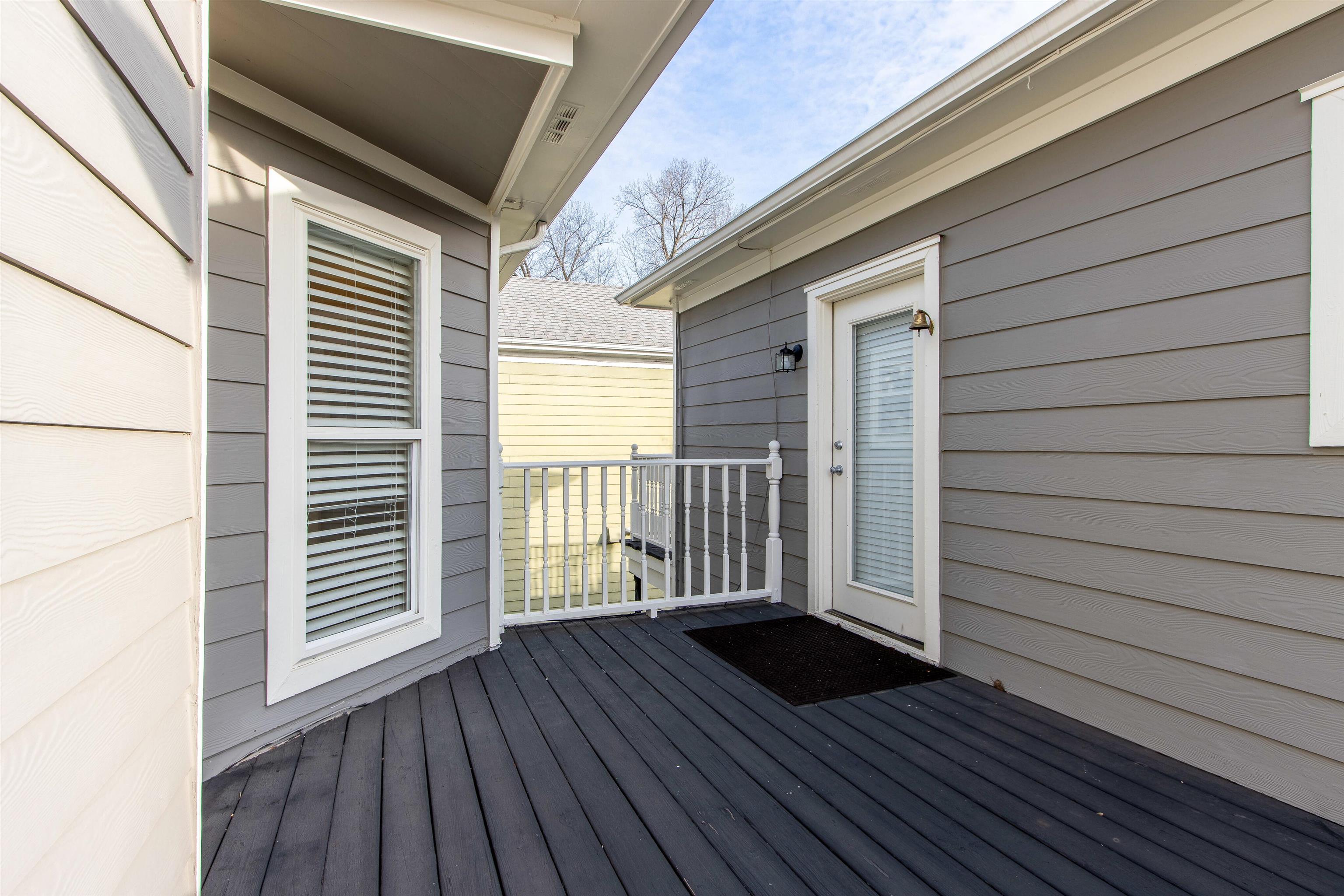 137 Harbor Point Lane, Unit STUDIO Memphis, TN 38103 - Photo 2 of 11 a view of deck and hardwood floor