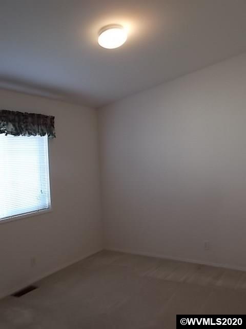 5422 Portland Road Northeast, Unit 16 Salem, OR 97305 - Photo 7 of 11