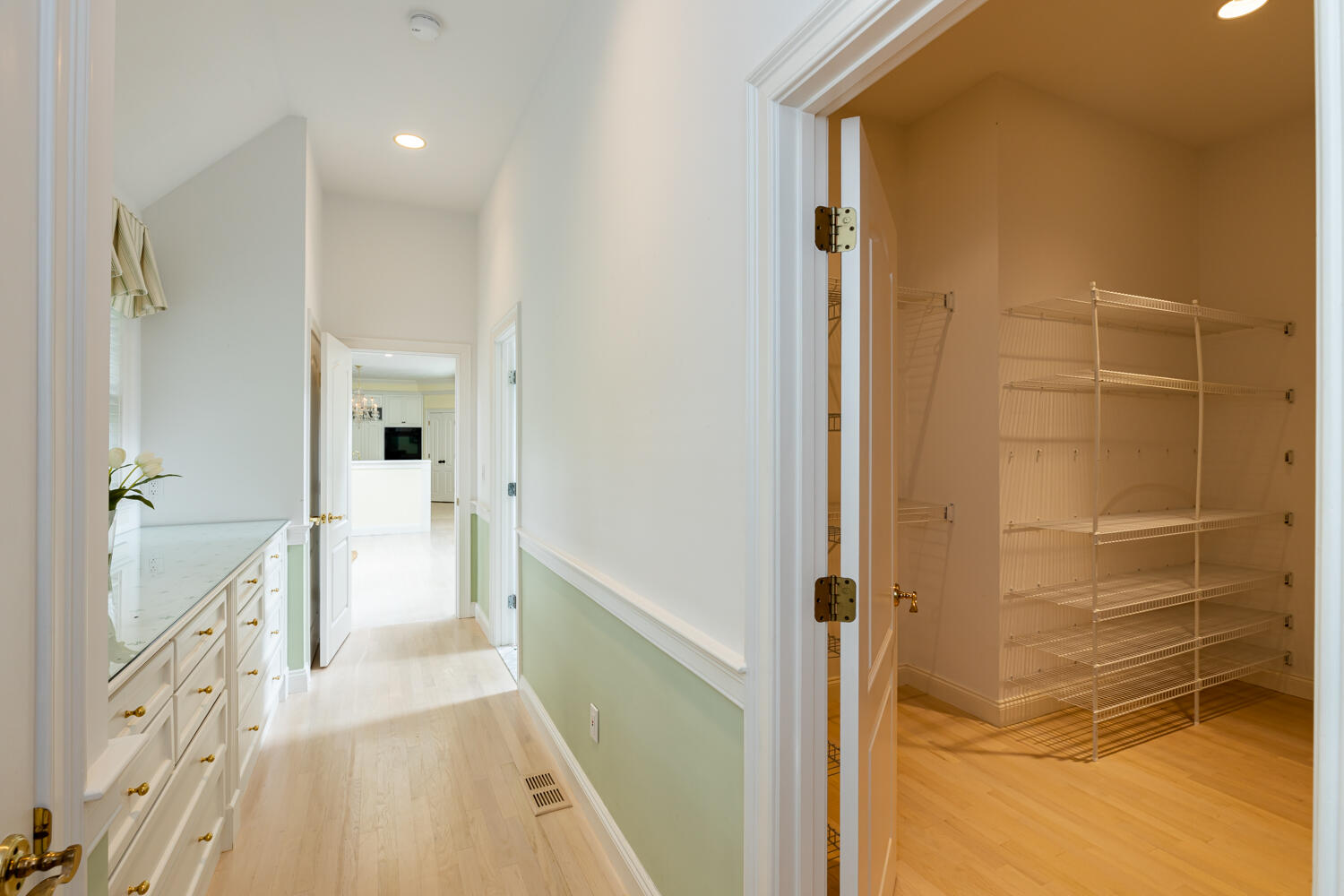 47 Farm Valley Road Osterville, MA 02655 - Photo 33 of 57 a bathroom with a tub and shower
