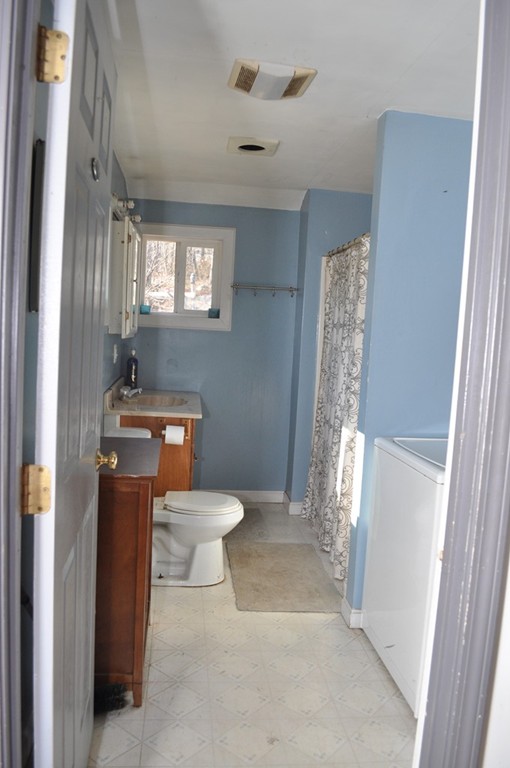 8 Brooks Road Gloucester, MA 01930 - Photo 10 of 13