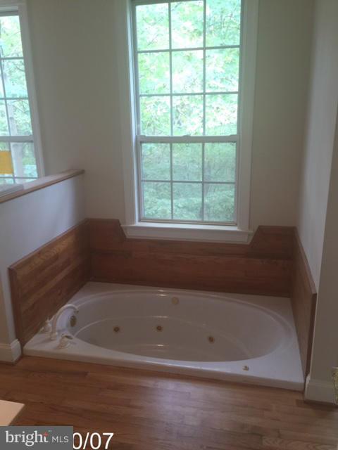 2764 Brooke Road Stafford, VA 22554 - Photo 12 of 22 Main Level Master Tub