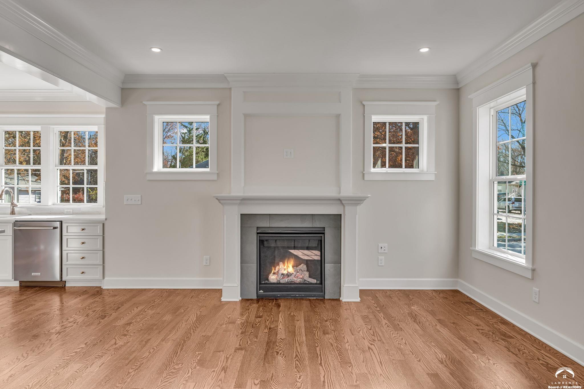 2046 Kentucky Street Lawrence, KS 66046 - Photo 7 of 54