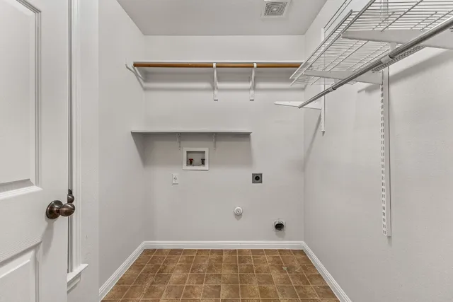 a view of utility room