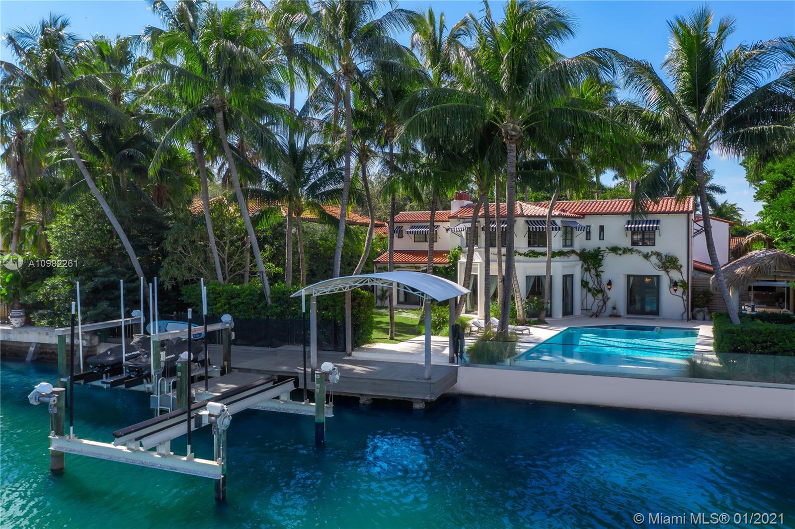 6401 Pinetree Dr Circle Miami Beach, FL 33140 - Photo 8 of 43