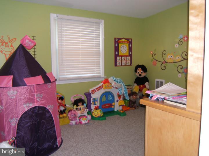 1518 Valley Road Bethlehem, PA 18018 - Photo 10 of 14 Bedroom 3
