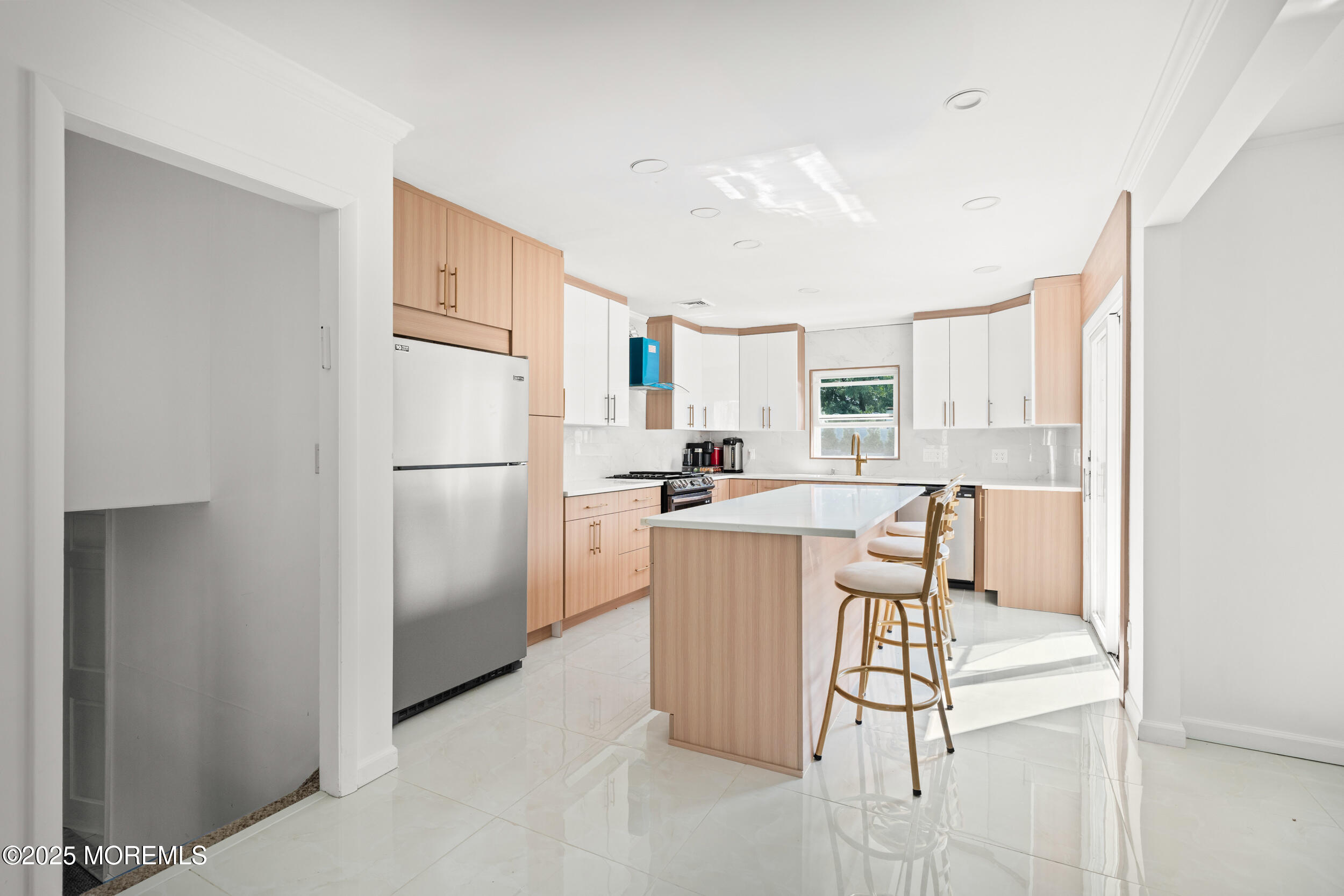 17 Johnston Street Oakhurst, NJ 07755 - Photo 13 of 32 002