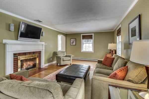 141 Paul Revere Road Needham, MA 02494 - Photo 6 of 23 Gallery Image 6