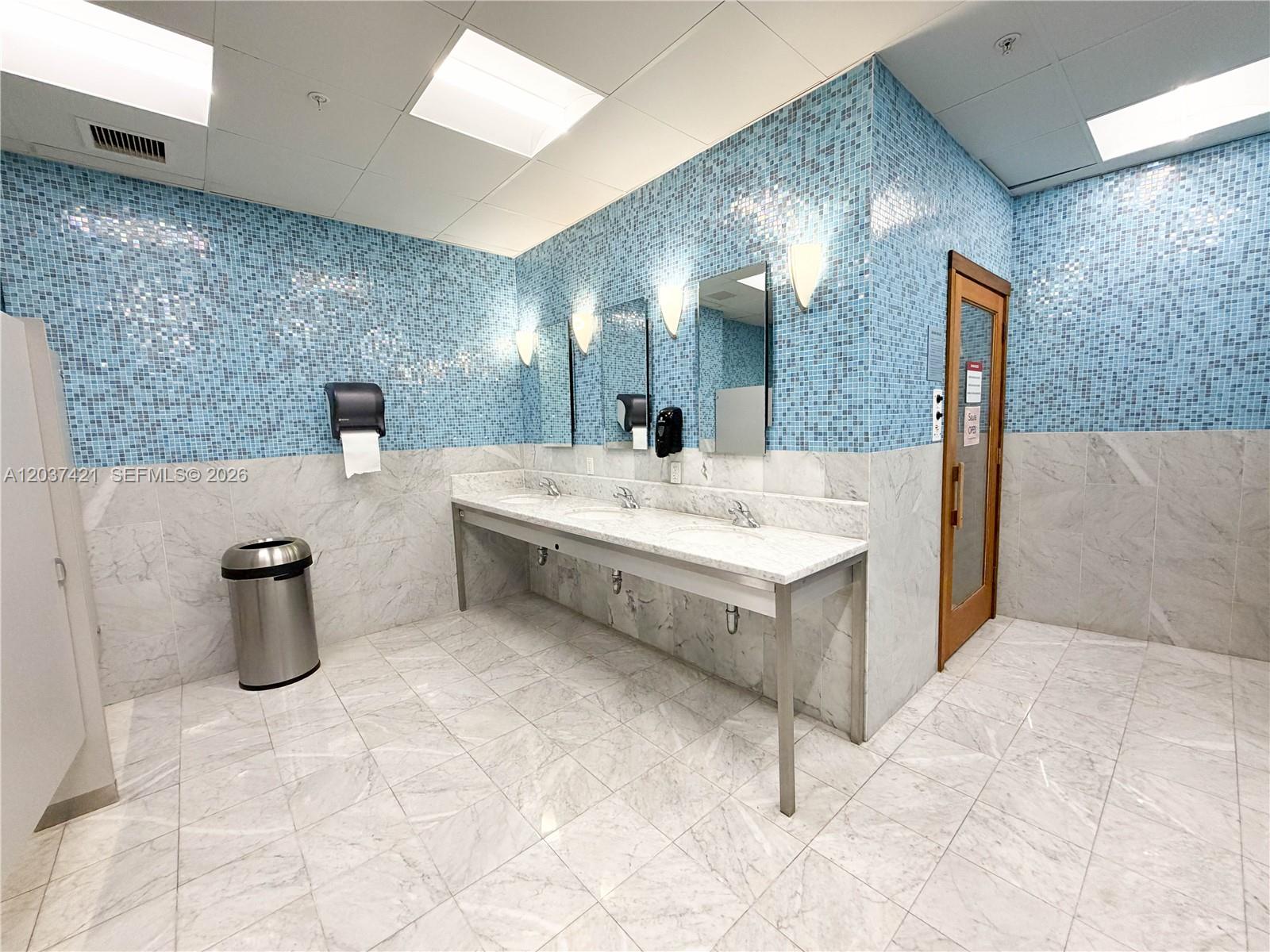 185 Southwest 7th Street, Unit 2900 Miami, FL 33130 - Photo 30 of 37