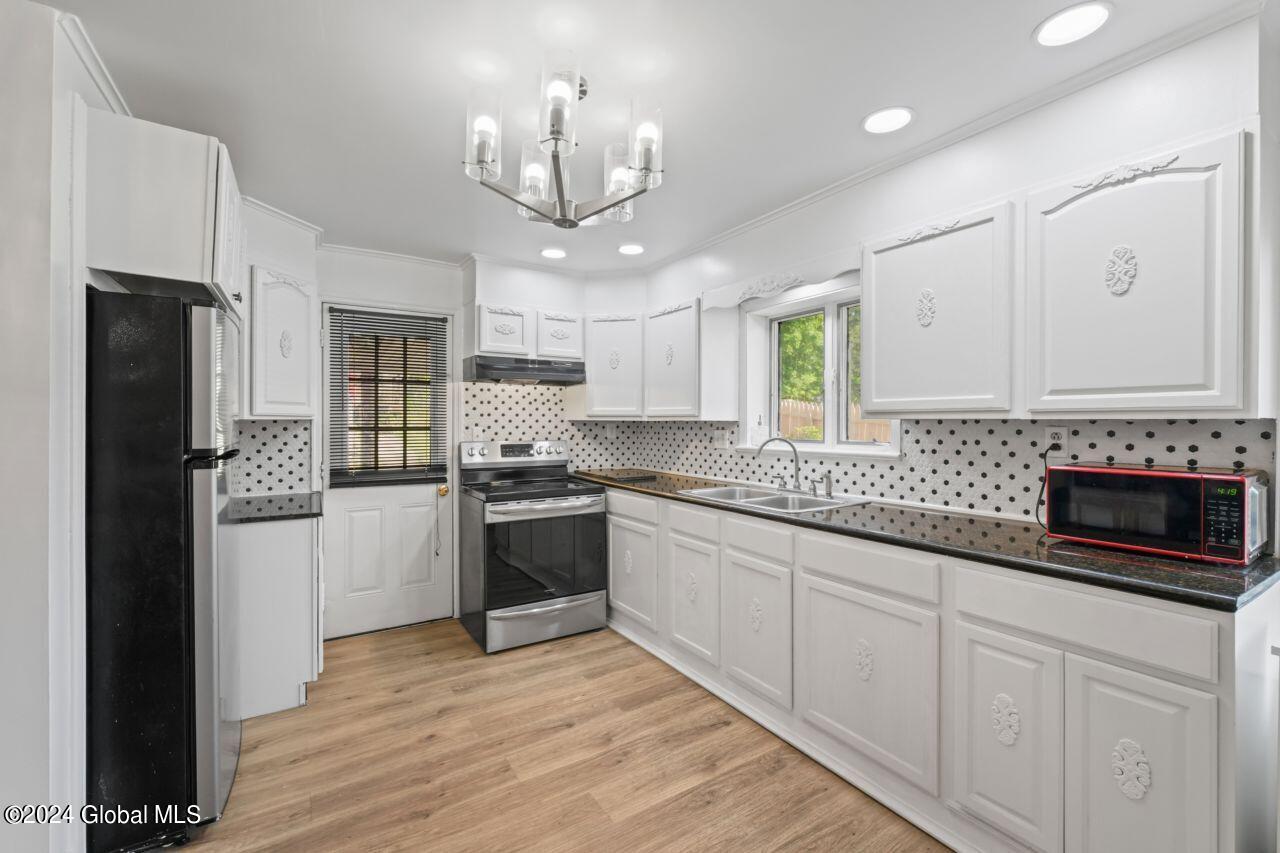 802 6th Avenue Troy, NY 12182 - Photo 5 of 50 802_6th_Ave_Troy_NY_12182_1_ (34)