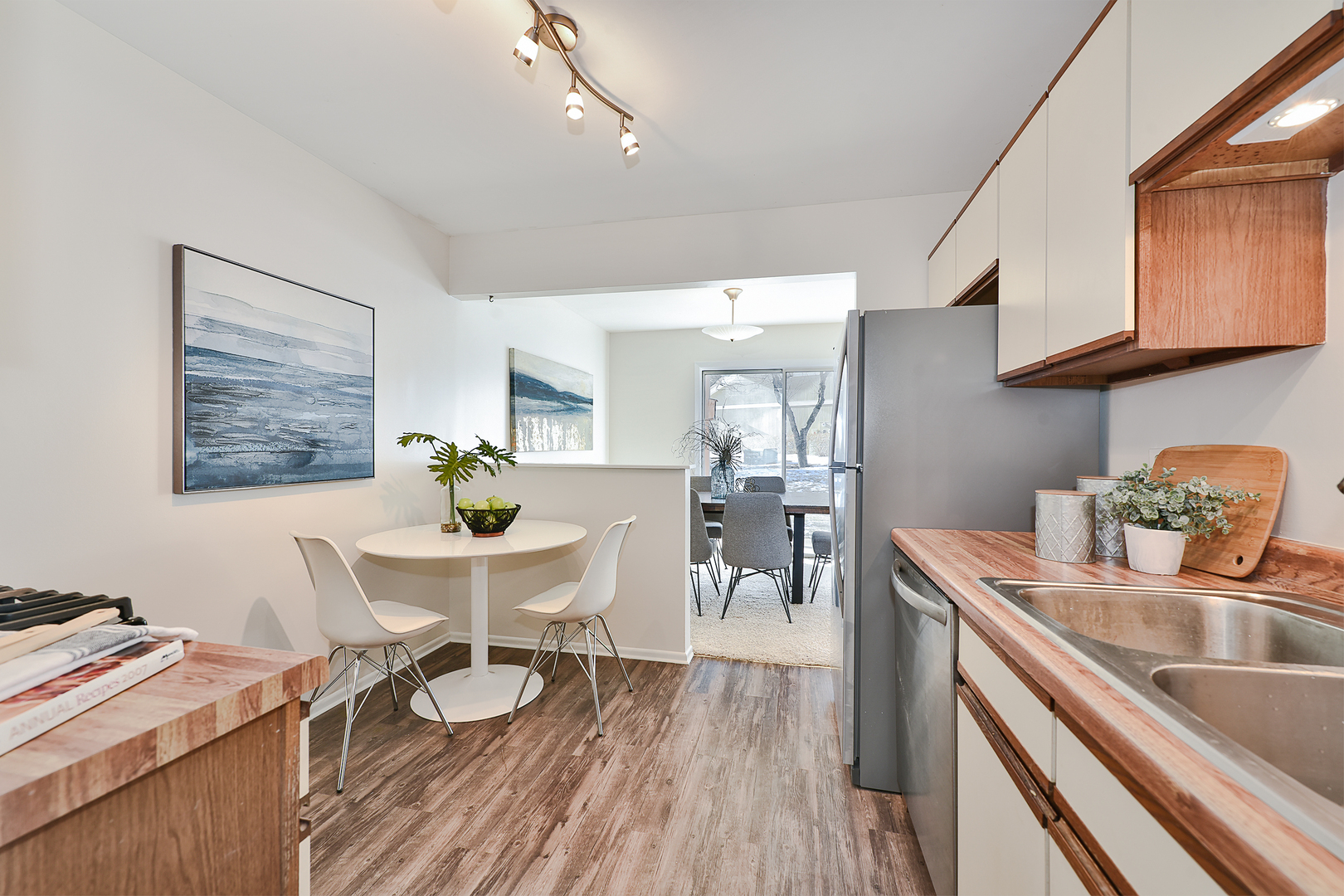 252 Appletree Court Buffalo Grove, IL 60089 - Photo 8 of 12